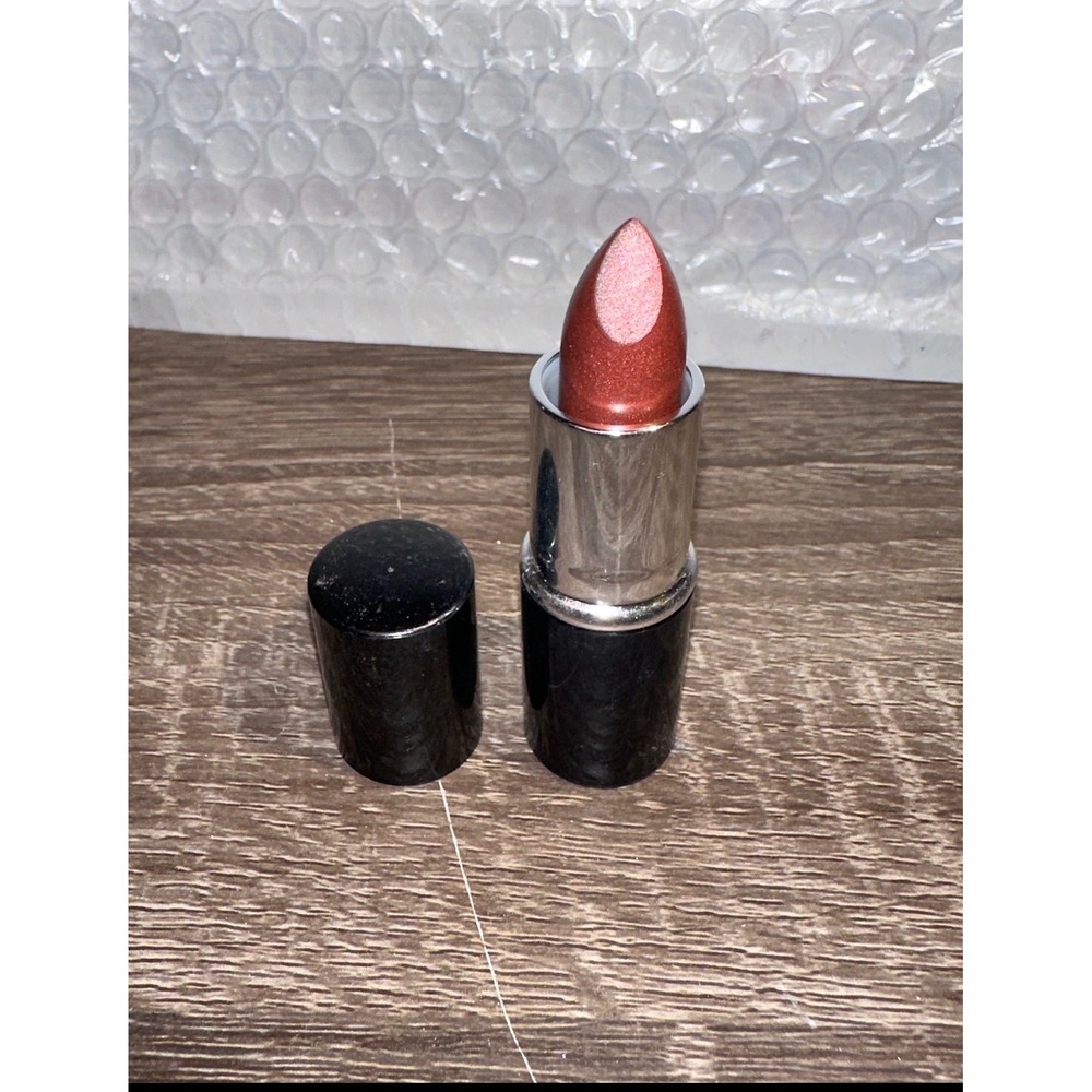 Benefit cosmetics Lipstick One Hit Wonder LP02 Rose Gold Metallic Shimmer Finish
